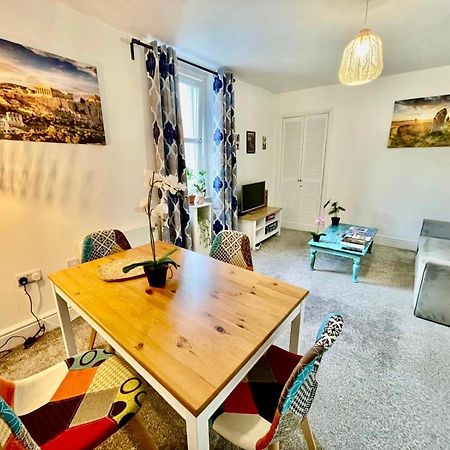 Cosy Authentic Flat In The Heart Of ガラシールズ エクステリア 写真