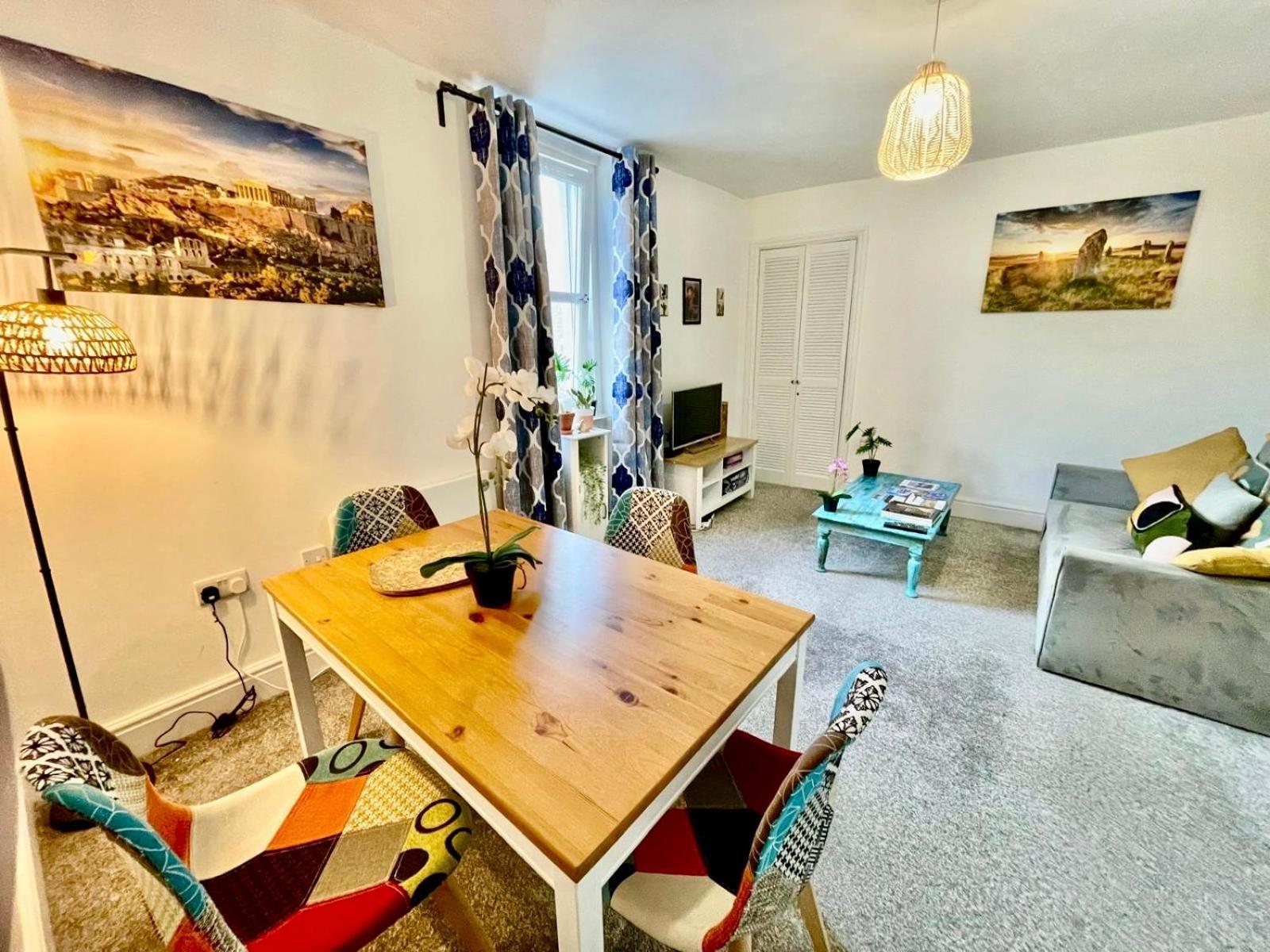Cosy Authentic Flat In The Heart Of ガラシールズ エクステリア 写真